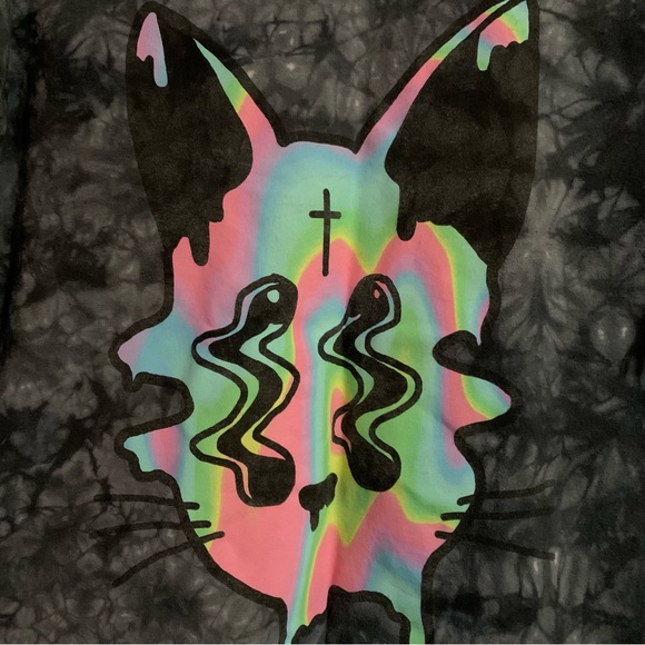 Trippy Cat Tie-Dye Shirt | Spencer's - Picture 2 of 3